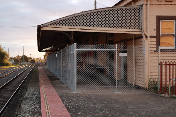 Nhill railway station fenced